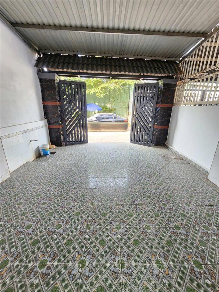 Bán nhà 1t 1l gần chợ, gần lê thị trung 500m p. bình chuẩn tp. thuận an. đường thông oto