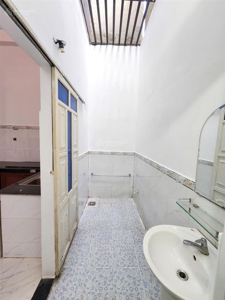 Bán nhà 1t 1l gần chợ, gần lê thị trung 500m p. bình chuẩn tp. thuận an. đường thông oto