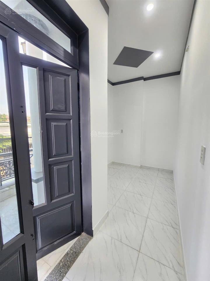Bán nhà 1t 1l gần chợ, gần lê thị trung 500m p. bình chuẩn tp. thuận an. đường thông oto