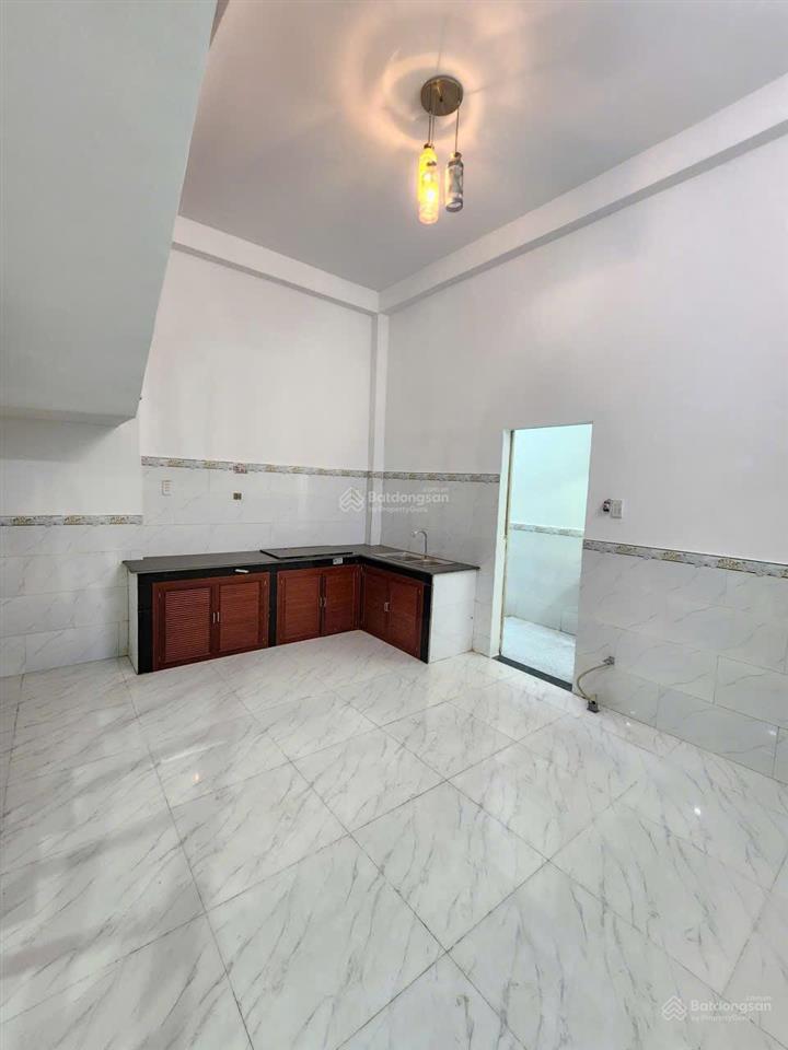 Bán nhà 1t 1l gần chợ, gần lê thị trung 500m p. bình chuẩn tp. thuận an. đường thông oto