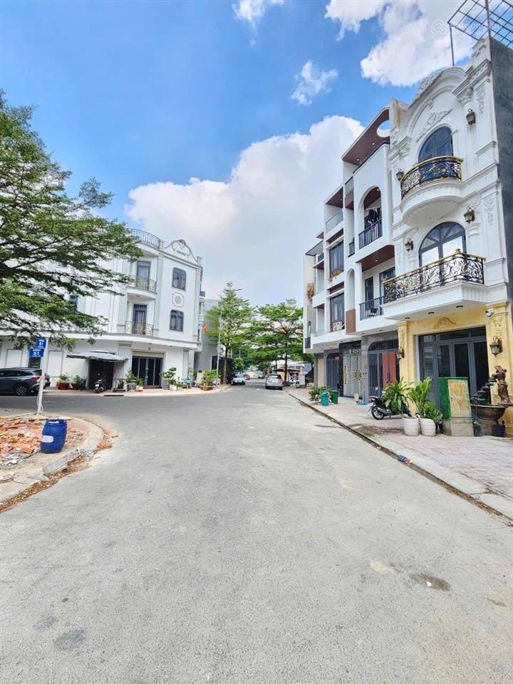 5.6 tỷ / bán nhà 1 trệt 2 lầu , kdc lộc phát residence, p.thuận giao, tp.thuận an. gần quốc lộ 13