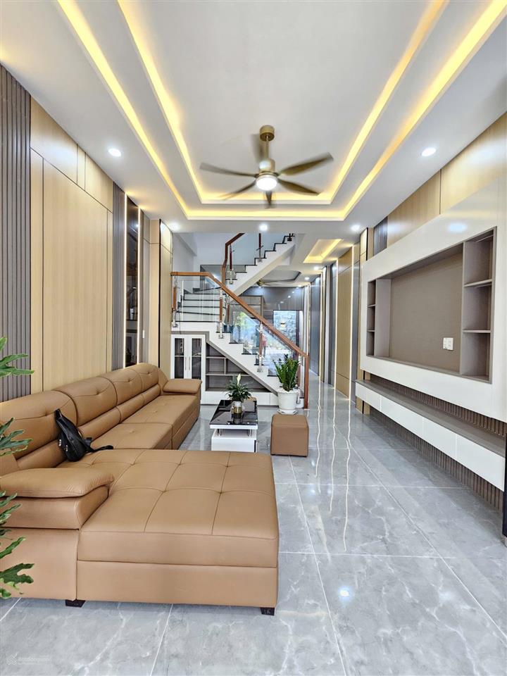 3.95 tỷ/ bán nhà 1 trệt 2 lầu rẻ nhất kdc lê phong gần ngã tư bình chuẩn tp.thuận an. hàng hiếm