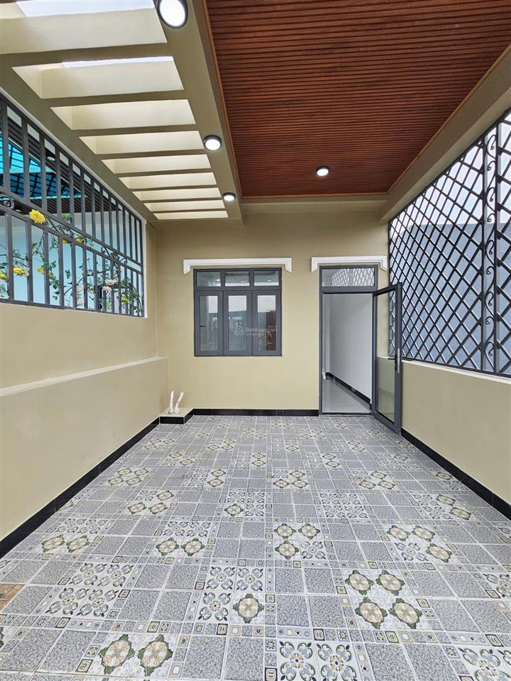 3.95 tỷ/ bán nhà 1 trệt 2 lầu rẻ nhất kdc lê phong gần ngã tư bình chuẩn tp.thuận an. hàng hiếm