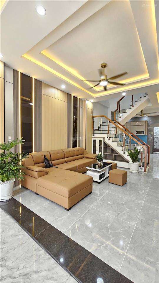 3.95 tỷ/ bán nhà 1 trệt 2 lầu rẻ nhất kdc lê phong gần ngã tư bình chuẩn tp.thuận an. hàng hiếm