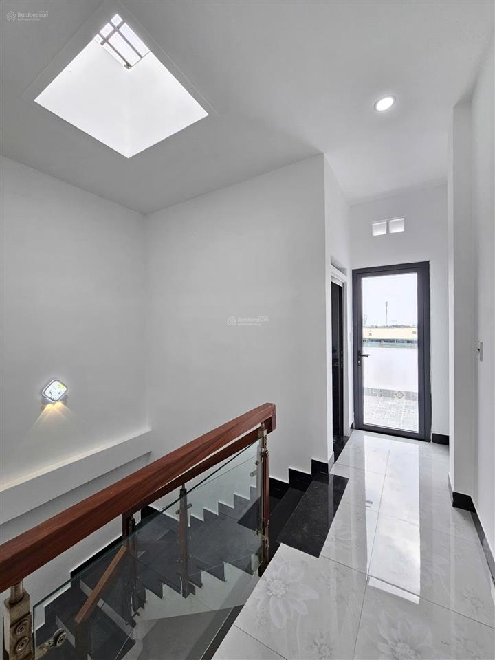 3.95 tỷ/ bán nhà 1 trệt 2 lầu rẻ nhất kdc lê phong gần ngã tư bình chuẩn tp.thuận an. hàng hiếm