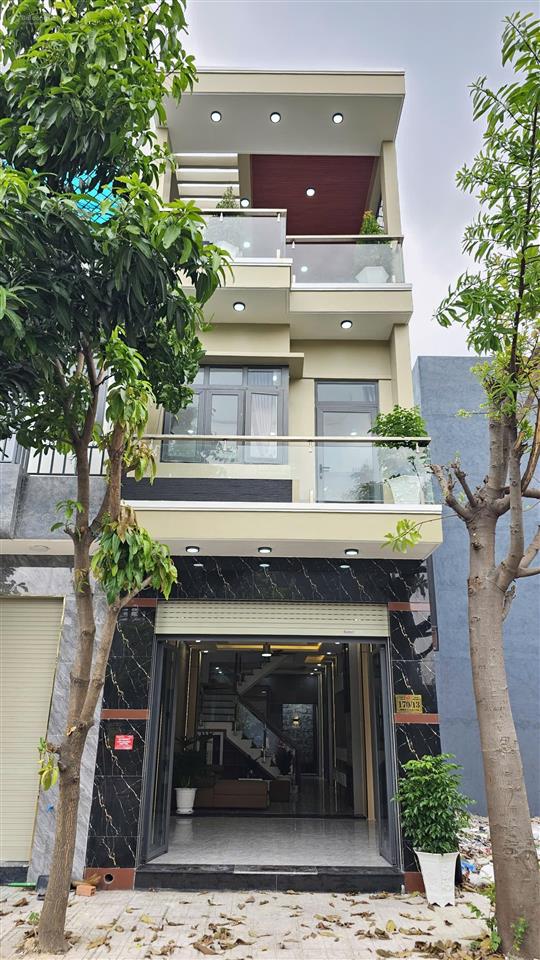 3.95 tỷ/ bán nhà 1 trệt 2 lầu rẻ nhất kdc lê phong gần ngã tư bình chuẩn tp.thuận an. hàng hiếm