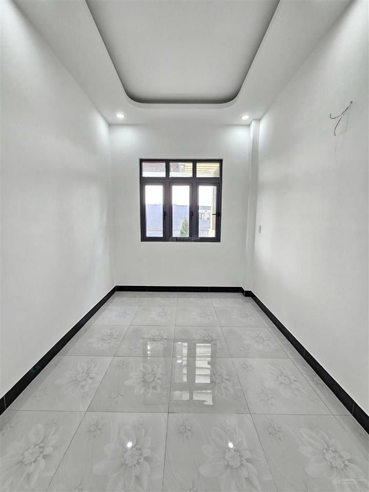 3.95 tỷ/ bán nhà 1 trệt 2 lầu rẻ nhất kdc lê phong gần ngã tư bình chuẩn tp.thuận an. hàng hiếm