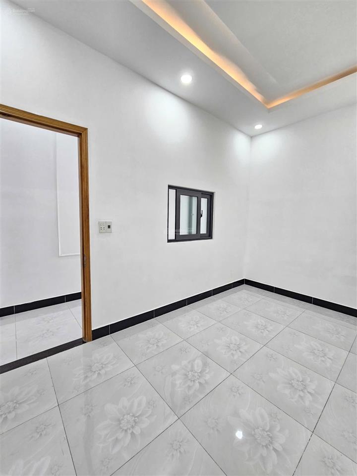 3.95 tỷ/ bán nhà 1 trệt 2 lầu rẻ nhất kdc lê phong gần ngã tư bình chuẩn tp.thuận an. hàng hiếm