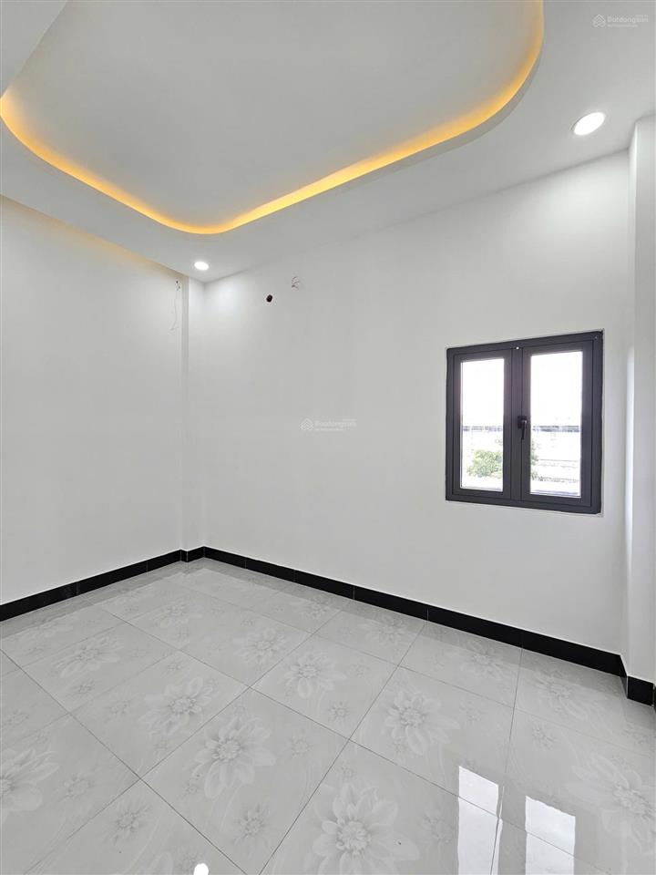 3.95 tỷ/ bán nhà 1 trệt 2 lầu rẻ nhất kdc lê phong gần ngã tư bình chuẩn tp.thuận an. hàng hiếm