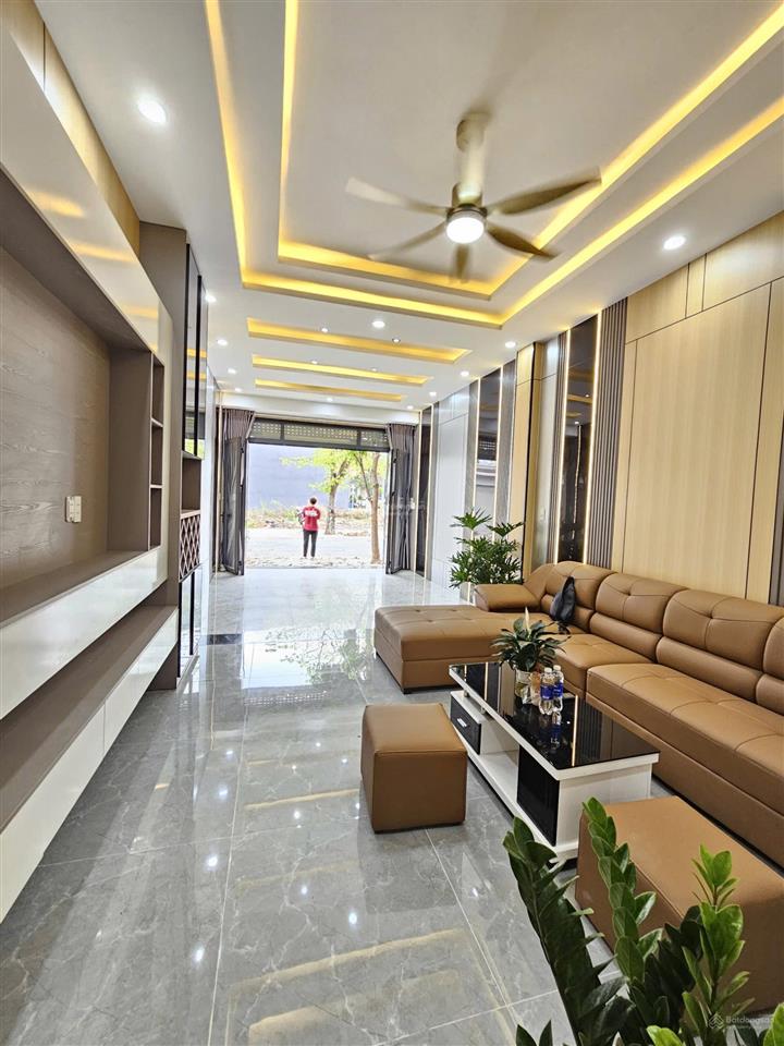 3.95 tỷ/ bán nhà 1 trệt 2 lầu rẻ nhất kdc lê phong gần ngã tư bình chuẩn tp.thuận an. hàng hiếm