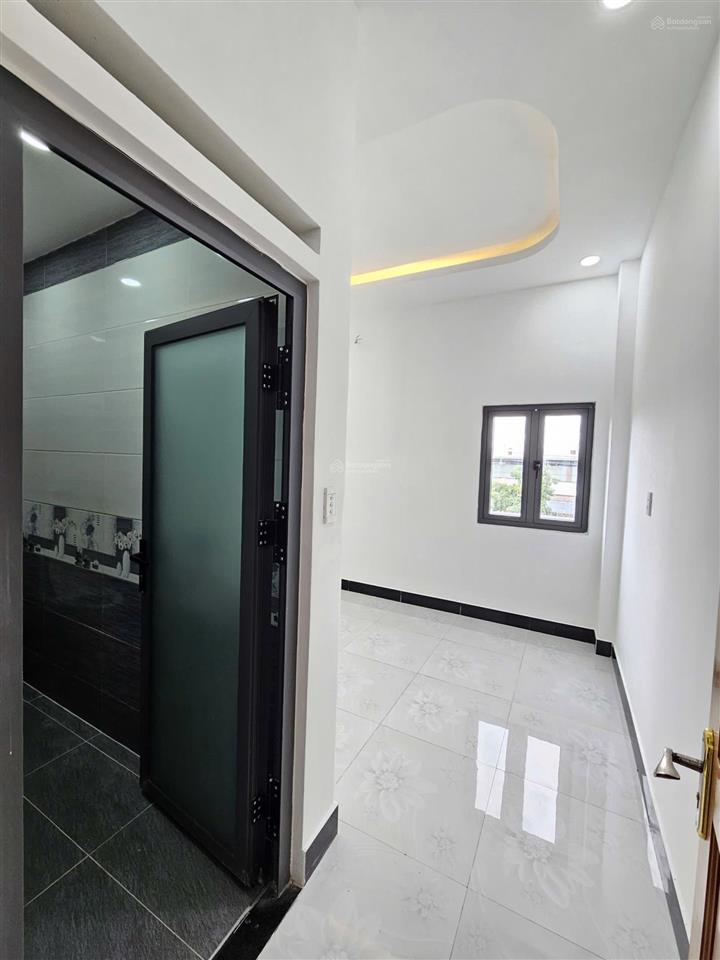 3.95 tỷ/ bán nhà 1 trệt 2 lầu rẻ nhất kdc lê phong gần ngã tư bình chuẩn tp.thuận an. hàng hiếm