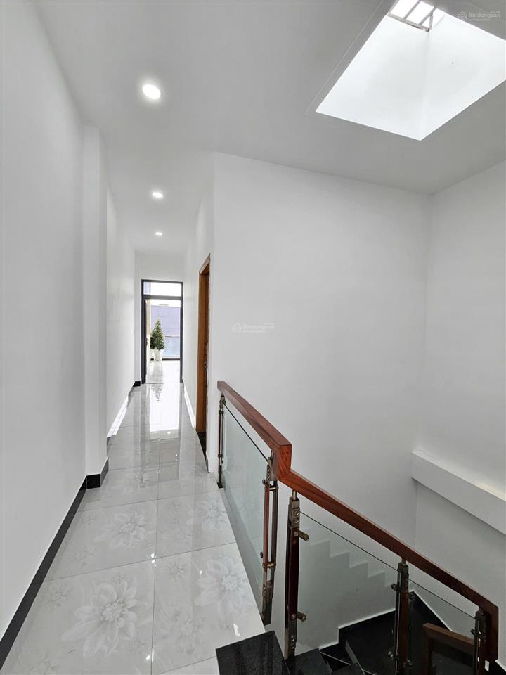 3.95 tỷ/ bán nhà 1 trệt 2 lầu rẻ nhất kdc lê phong gần ngã tư bình chuẩn tp.thuận an. hàng hiếm