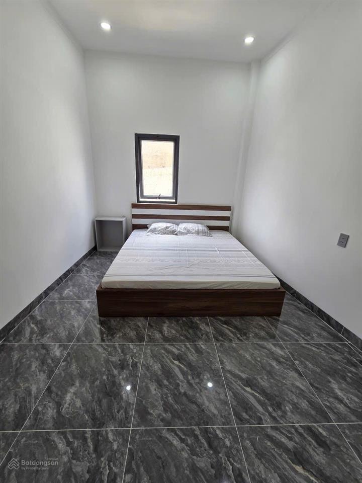4.5 tỷ / bán nhà 1 trệt 1 lầu sân vườn ngang 9m gần ngã tư miếu ông cù p.bình chuẩn tp.thuận an.