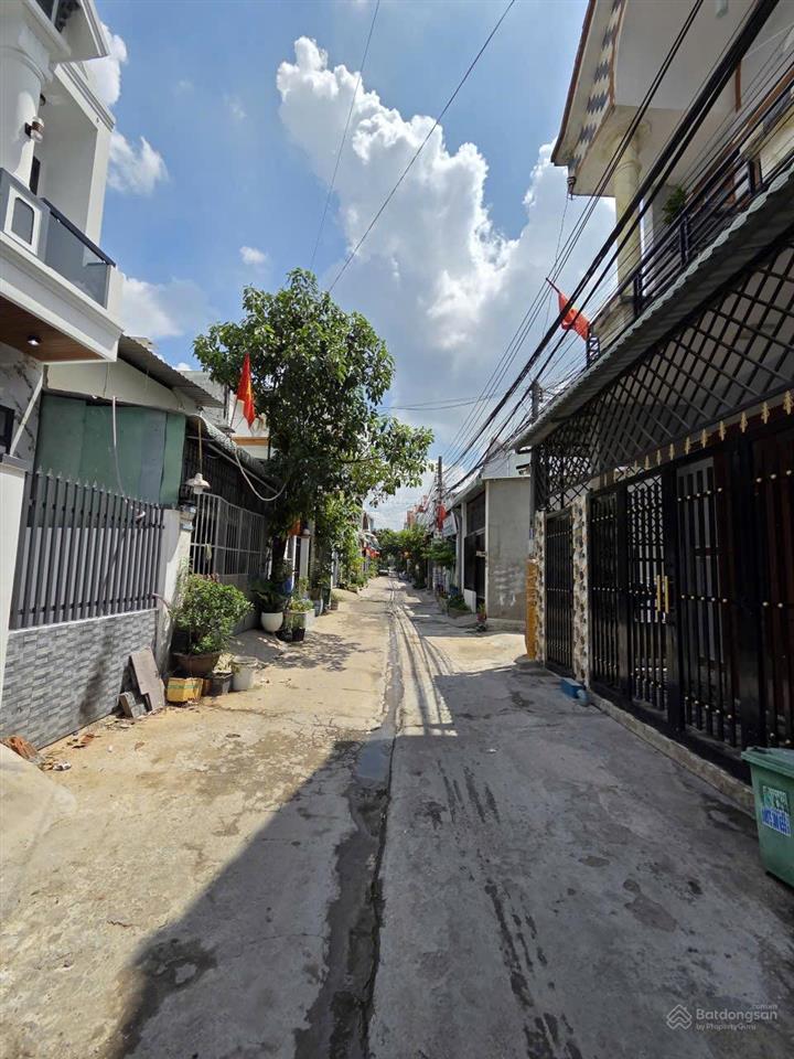 4.5 tỷ / bán nhà 1 trệt 1 lầu sân vườn ngang 9m gần ngã tư miếu ông cù p.bình chuẩn tp.thuận an.