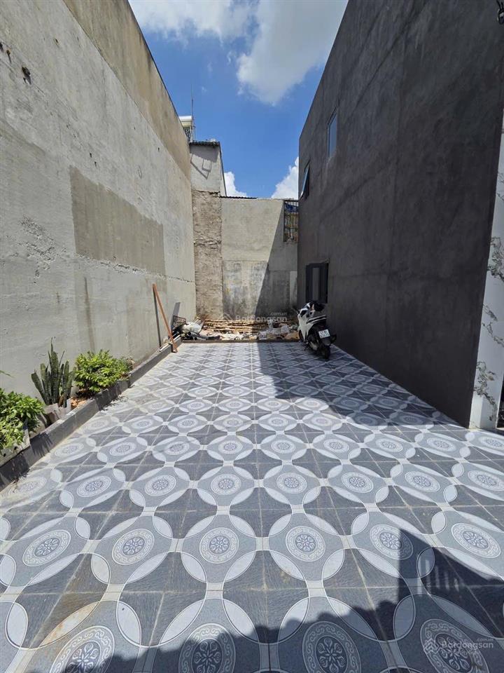 4.5 tỷ / bán nhà 1 trệt 1 lầu sân vườn ngang 9m gần ngã tư miếu ông cù p.bình chuẩn tp.thuận an.