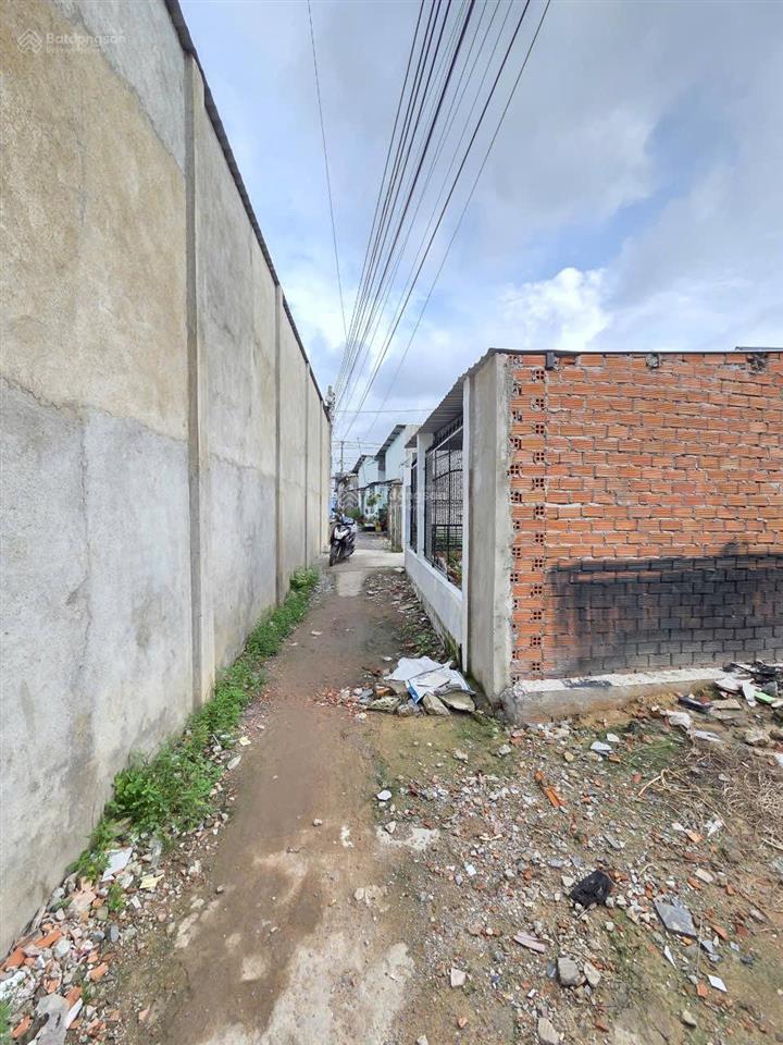 2.2 tỷ/ bán đất mt đường bình chuẩn 79 tp. thuận an. gần với thủ khoa huân ngã tư bình chuẩn
