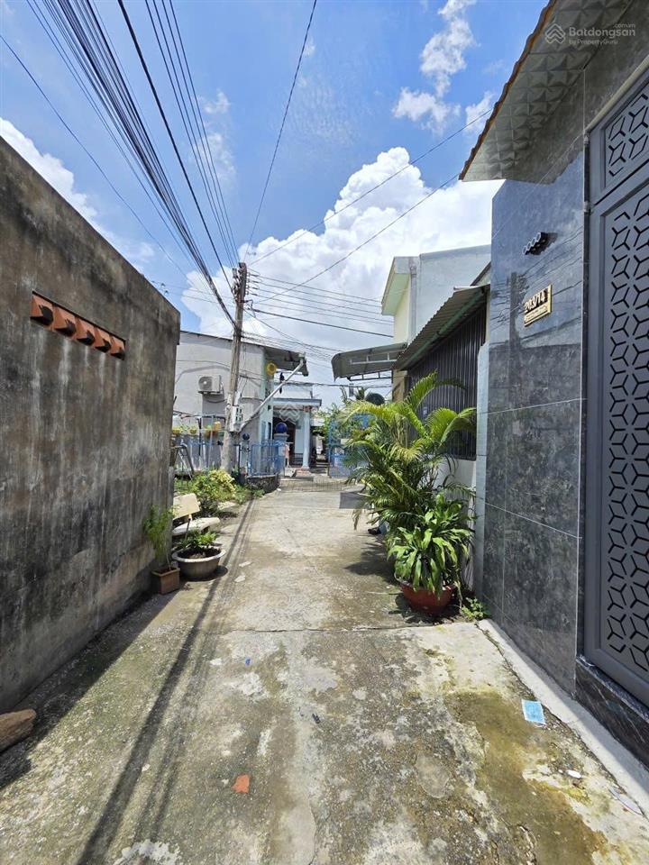 2.2 tỷ/ bán đất mt đường bình chuẩn 79 tp. thuận an. gần với thủ khoa huân ngã tư bình chuẩn