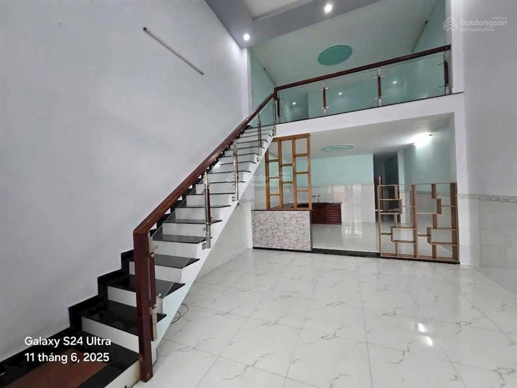 2,3 tỷ/ bán nhà cấp 4 gác lửng gần nhà thờ lái thiêu, p. lái thiêu, tp. thuận an. diện tích lớn