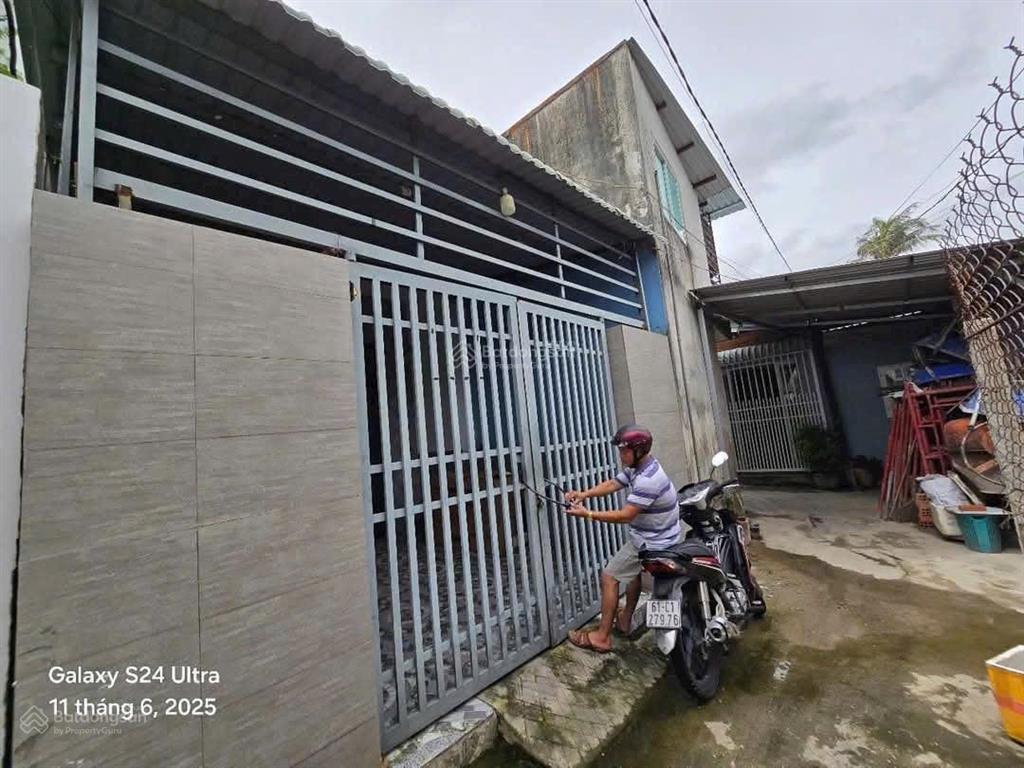 2,3 tỷ/ bán nhà cấp 4 gác lửng gần nhà thờ lái thiêu, p. lái thiêu, tp. thuận an. diện tích lớn