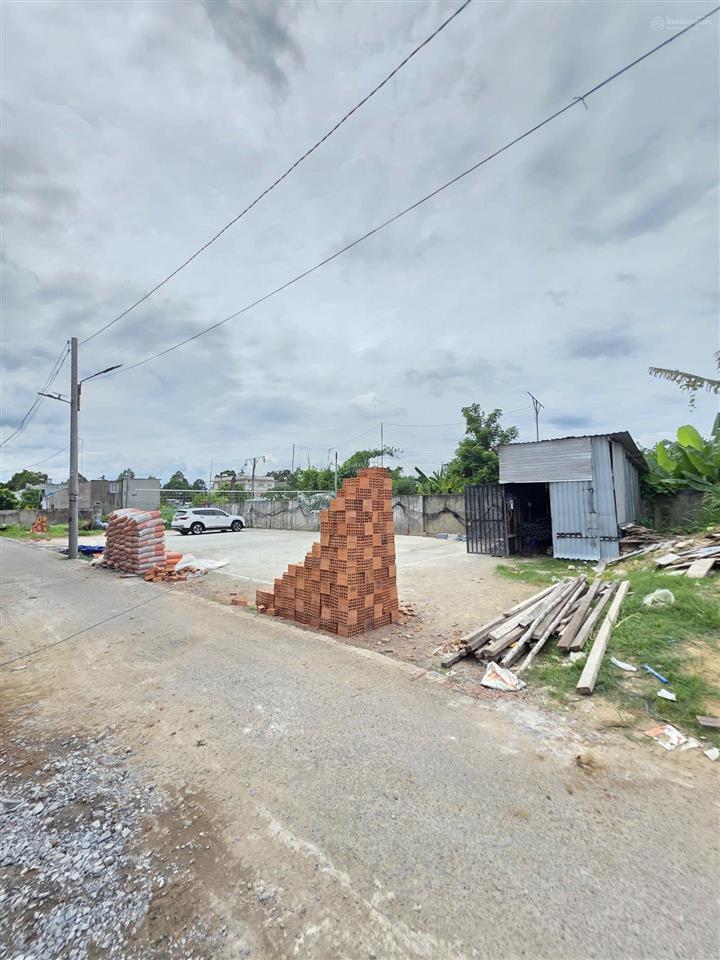 Bán đất 1,9 tỷ tl, gần ngã 3 chợ tân hạnh 300m, p.tân hạnh, tp.biên hòa. đường oto, giáp với dĩ an