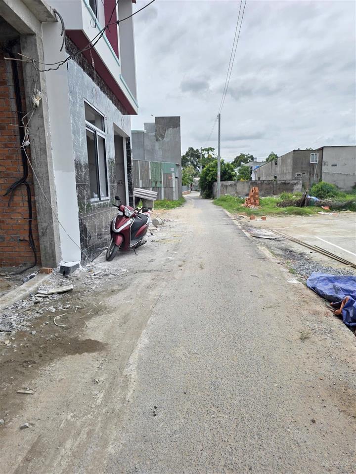 Bán đất 1,9 tỷ tl, gần ngã 3 chợ tân hạnh 300m, p.tân hạnh, tp.biên hòa. đường oto, giáp với dĩ an