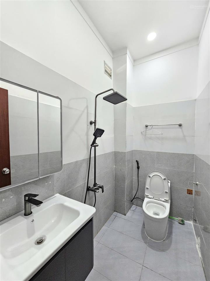 Bán nhà 1 trệt 2 lầu kdc sóng thần p.dĩ an tp dĩ an. nhà rẻ nhất trong kdc có thể kinh doanh