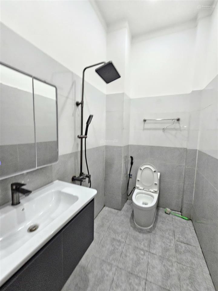 Bán nhà 1 trệt 2 lầu kdc sóng thần p.dĩ an tp dĩ an. nhà rẻ nhất trong kdc có thể kinh doanh