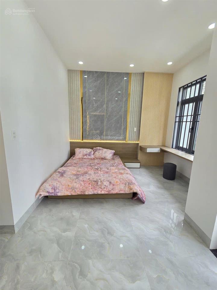 4,7 tỷ/bán nhà 1 trệt lửng 2 lầu hoàn công kinh doanh buôn bán đường đt743c p.thái hòa tp tân uyên