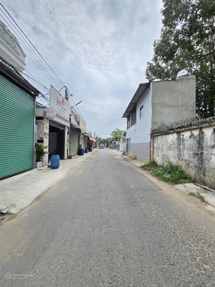 4,7 tỷ/bán nhà 1 trệt lửng 2 lầu hoàn công kinh doanh buôn bán đường đt743c p.thái hòa tp tân uyên
