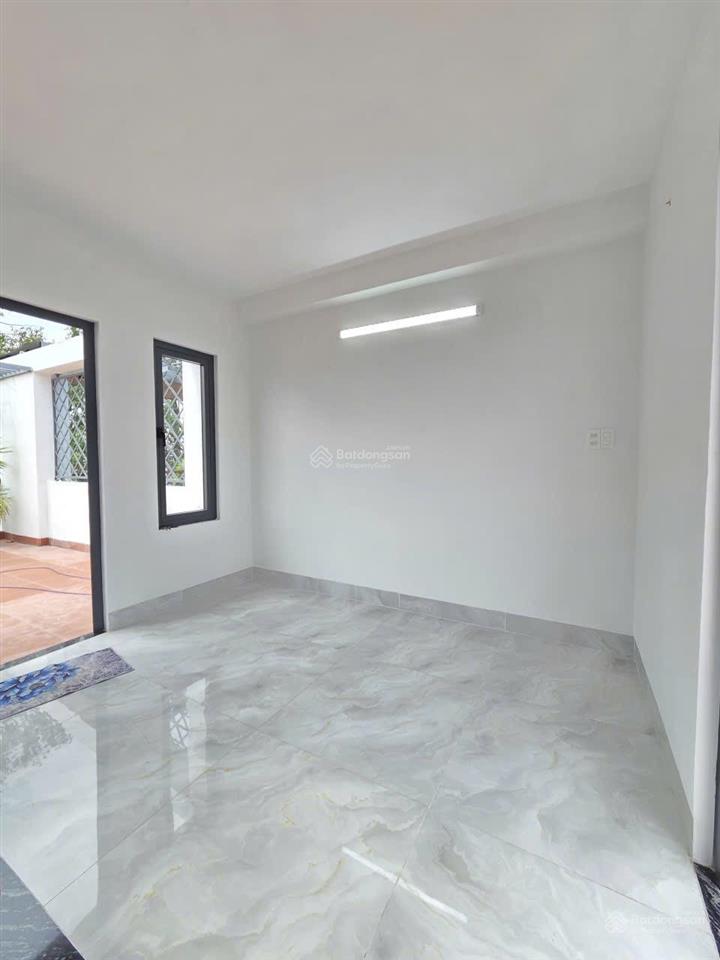 4,7 tỷ/bán nhà 1 trệt lửng 2 lầu hoàn công kinh doanh buôn bán đường đt743c p.thái hòa tp tân uyên
