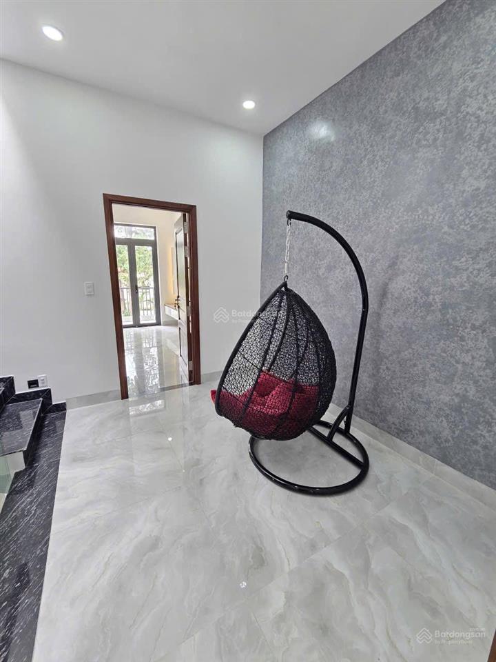 4,7 tỷ/bán nhà 1 trệt lửng 2 lầu hoàn công kinh doanh buôn bán đường đt743c p.thái hòa tp tân uyên