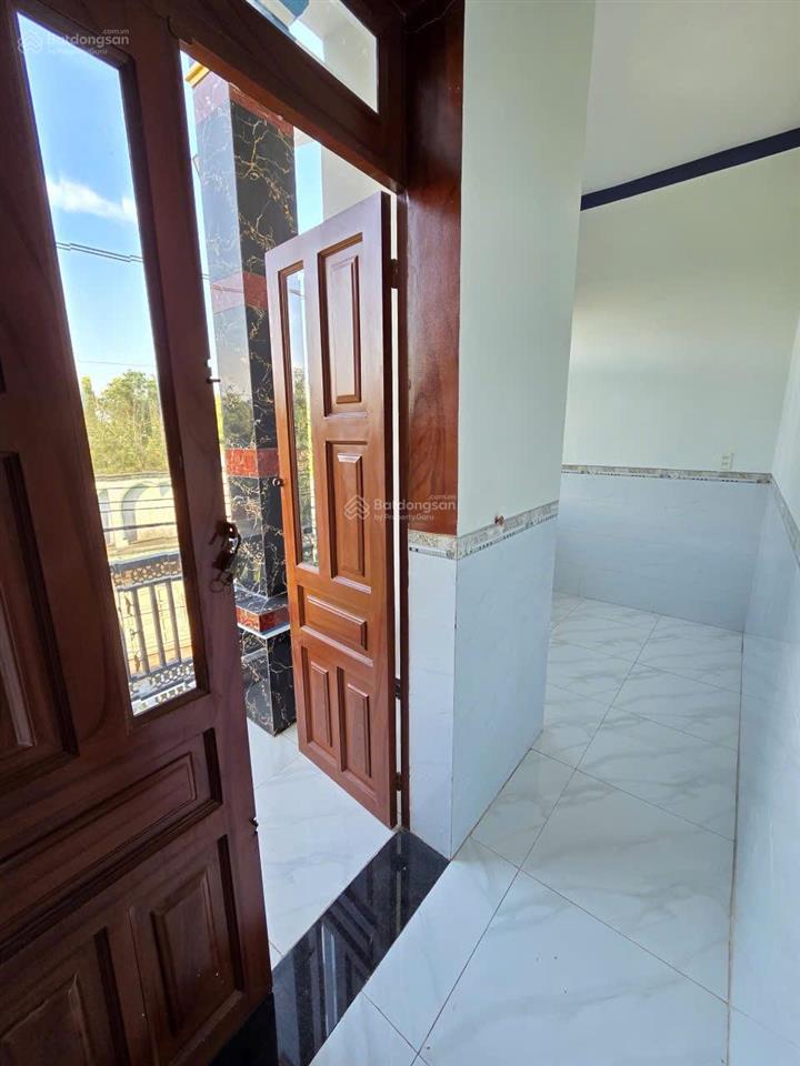 Bán nhà 1 trệt 1 lầu gần đường trương văn vĩnh p. tân bình tp. dĩ an. gần ngã 6 an phú, đường oto