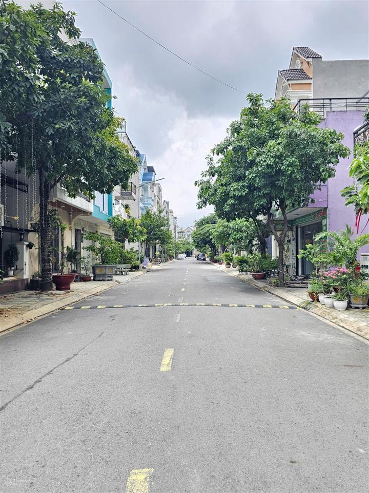6.7 tỷ / bán nhà 1 trệt 2 lầu kdc gần vòng xoay an phú 1km, p.an phú, tp.thuận an. full nội thất