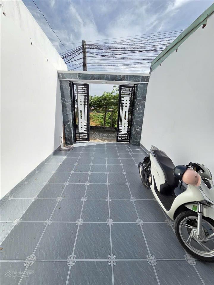 3.65 tỷ/ bán nhà 1 trệt 1 lầu sân oto,đường dt747b , p.thái hòa,tp.tân uyên. gần ngã tư miếu ông cù
