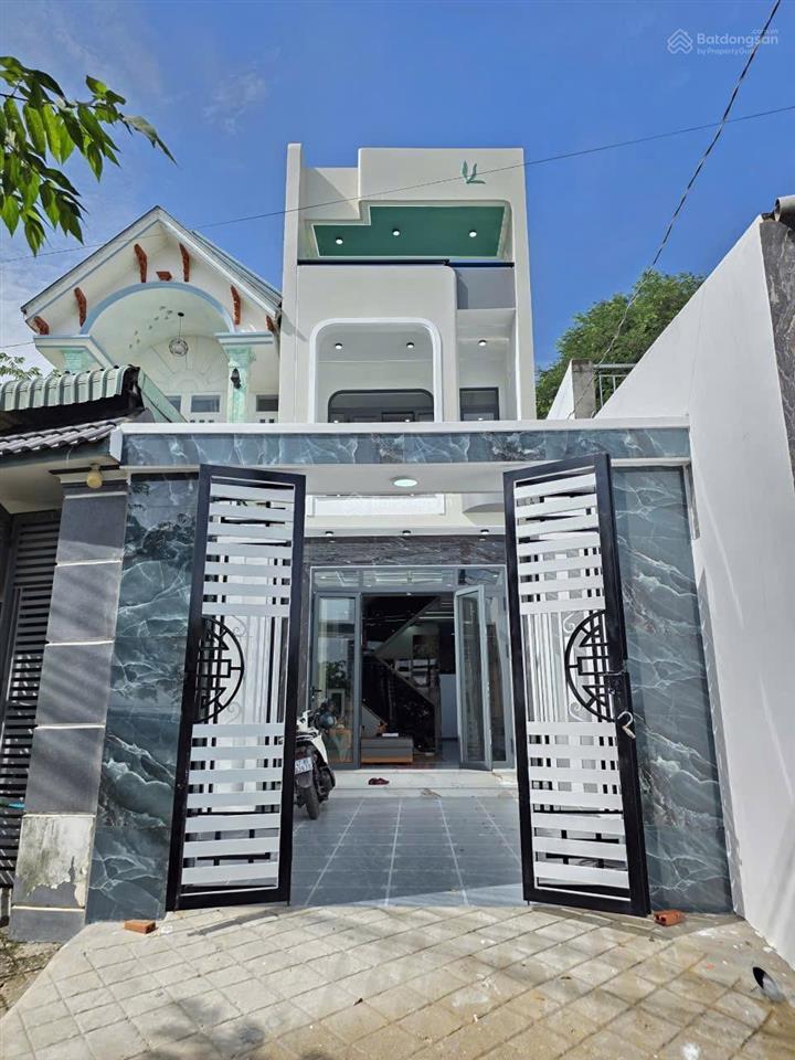 3.65 tỷ/ bán nhà 1 trệt 1 lầu sân oto,đường dt747b , p.thái hòa,tp.tân uyên. gần ngã tư miếu ông cù