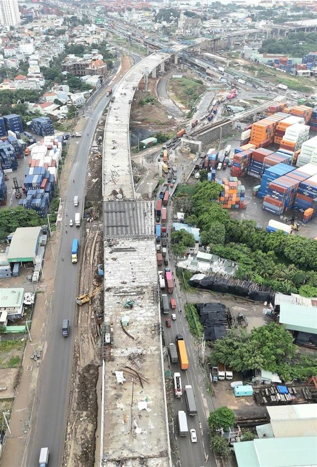 Bán đất (10x19,8m) 198m2 xây căn hộ dịch vụ, biệt thự gần làng đh quốc gia, kdl thuỷ châu tp dĩ an