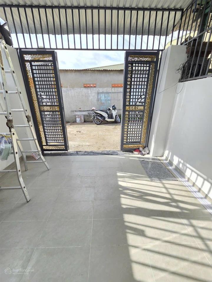 2,68 tỷ / bán nhà giá rẻ cấp 4 gác lửng gần đường đt743, gần chợ phú phong p.bình chuẩn tp.thuận an