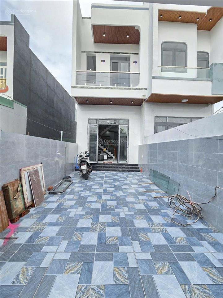 3,25 tỷ/ bán nhà 1 trệt 1 lầu, gần cây xăng hạnh nguyên, trường thái hòa, p.thái hòa, tp.tân uyên.