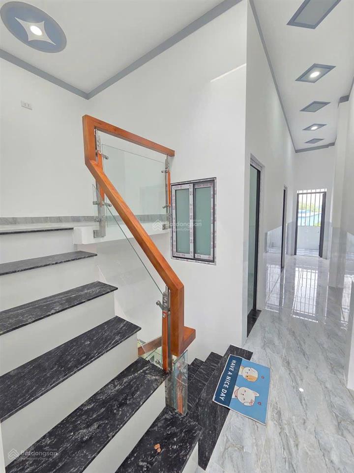 3,25 tỷ/ bán nhà 1 trệt 1 lầu, gần cây xăng hạnh nguyên, trường thái hòa, p.thái hòa, tp.tân uyên.