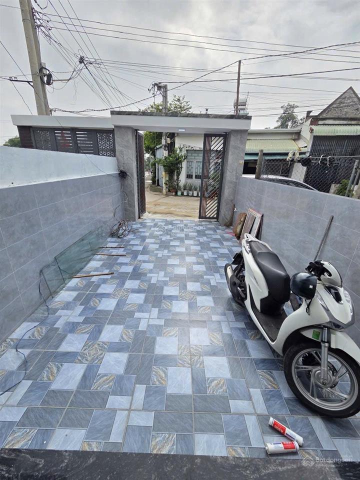 3,25 tỷ/ bán nhà 1 trệt 1 lầu, gần cây xăng hạnh nguyên, trường thái hòa, p.thái hòa, tp.tân uyên.