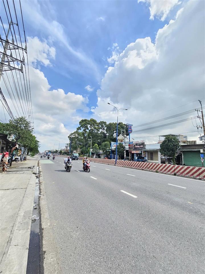 Cho thuê nhà mt kinh doanh sầm uất ngay khúc ngã 6 an phú, p.an phú, tp.thuận an. phù hợp làm vp