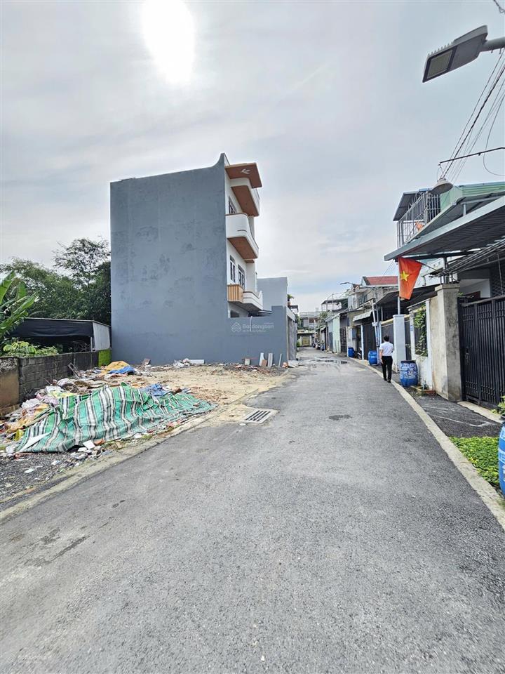 2,45 tỷ / bán lô đất gần chợ dĩ an 1 p. tân đông hiệp tp dĩ an. đường ô tô thông 2 đầu