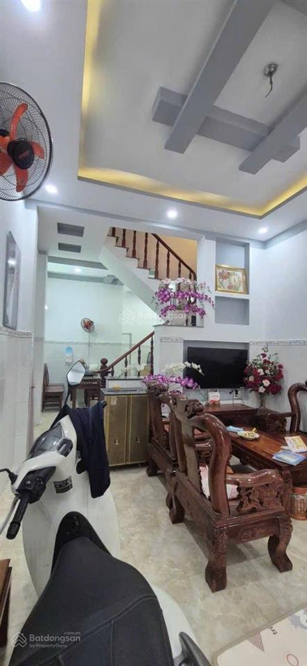 Chủ cần bán gấp giảm giá quá rẻ . nhà 1 trệt 1 lầu kdc gần vincom550 p.tân đông hiệp tp.dĩ an 3.4tỷ