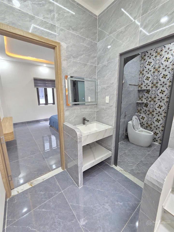 Giảm 600 triệu còn 5 tỷ bán nhà 1 trệt 2 lầu, kdc lộc phát residence, p. thuận giao, tp. thuận an
