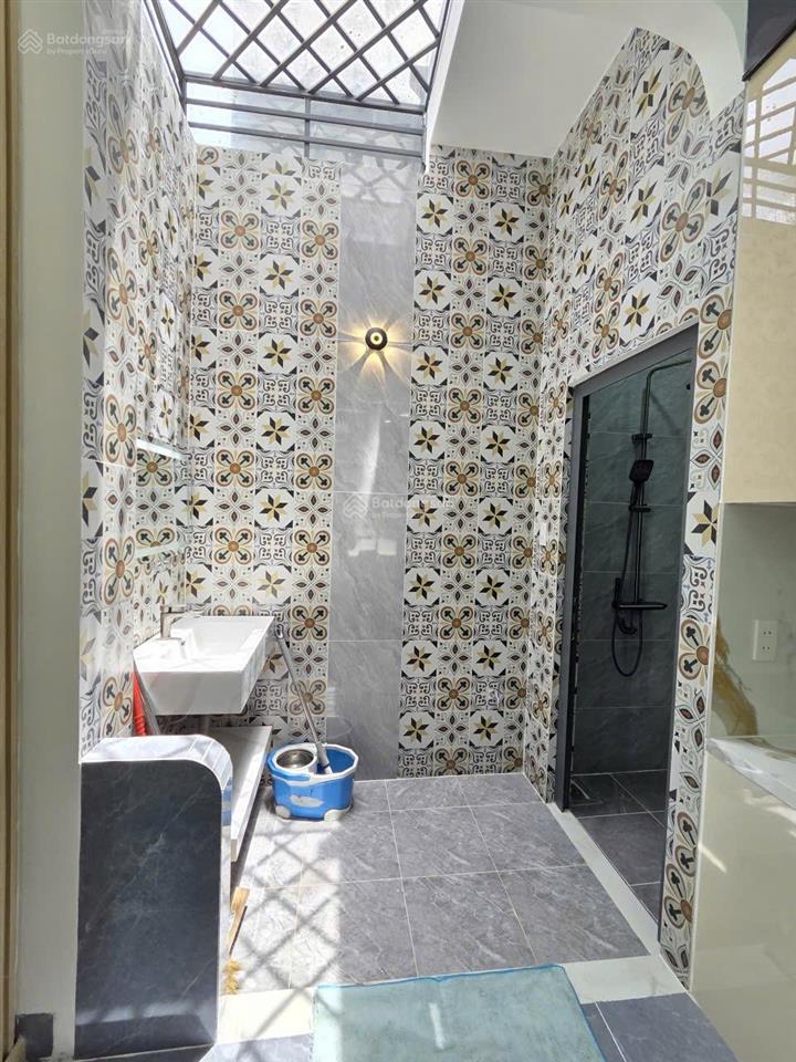 Giảm 600 triệu còn 5 tỷ bán nhà 1 trệt 2 lầu, kdc lộc phát residence, p. thuận giao, tp. thuận an