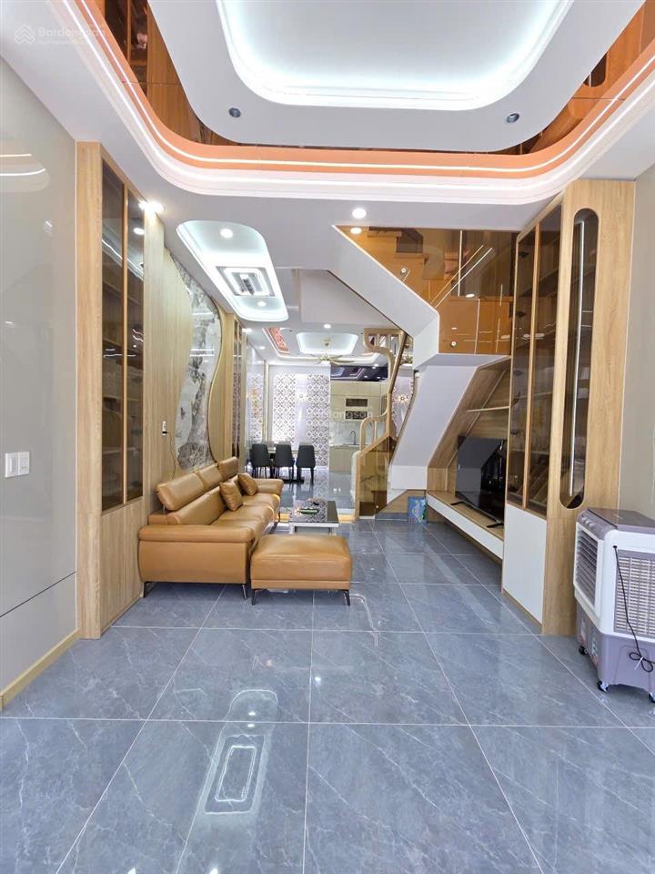 Giảm 600 triệu còn 5 tỷ bán nhà 1 trệt 2 lầu, kdc lộc phát residence, p. thuận giao, tp. thuận an
