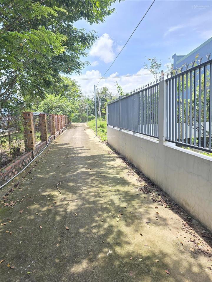 1.27 tỷ bán đất 100m2 sổ riêng xây tự do, đường oto lớn p. thái hòa tp tân uyên. gần chợ tân ba 2km