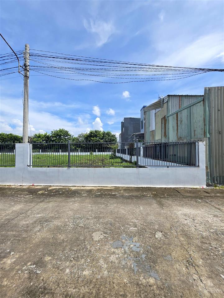 1.27 tỷ bán đất 100m2 sổ riêng xây tự do, đường oto lớn p. thái hòa tp tân uyên. gần chợ tân ba 2km