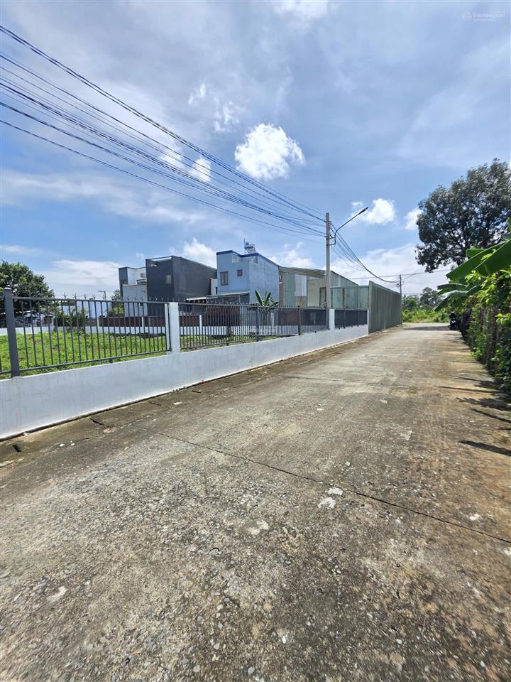 1.27 tỷ bán đất 100m2 sổ riêng xây tự do, đường oto lớn p. thái hòa tp tân uyên. gần chợ tân ba 2km