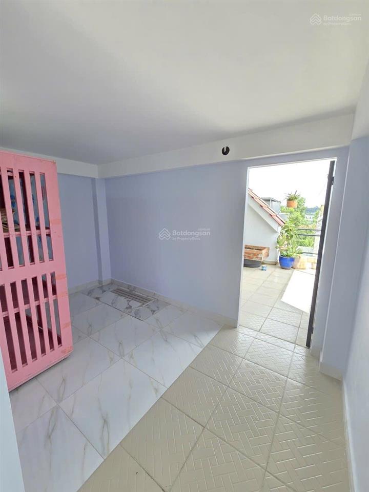 Bán nhà 1 trệt 1 lầu tum gần ngã tư miếu ông cù p.bình chuẩn, tp.thuận an. ngay kdc phú hồng thịnh